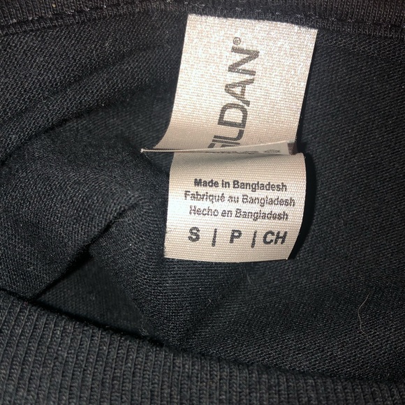 Gildan Softstyle Black short sleeve shirt “Love You More” print. Size S/P/CH - Picture 3 of 5